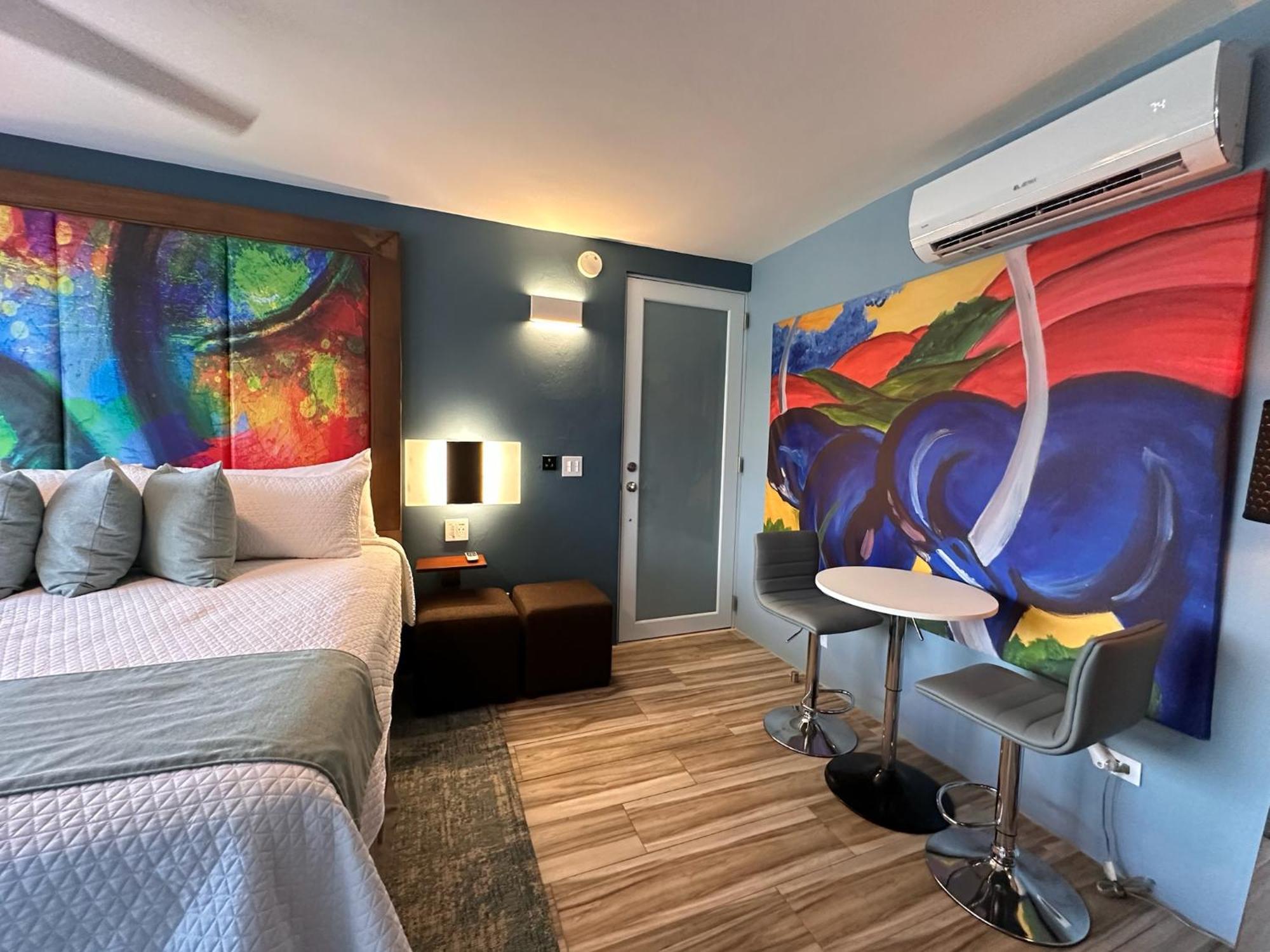 Old Crow Hotel And Suites Βιέκες Εξωτερικό φωτογραφία