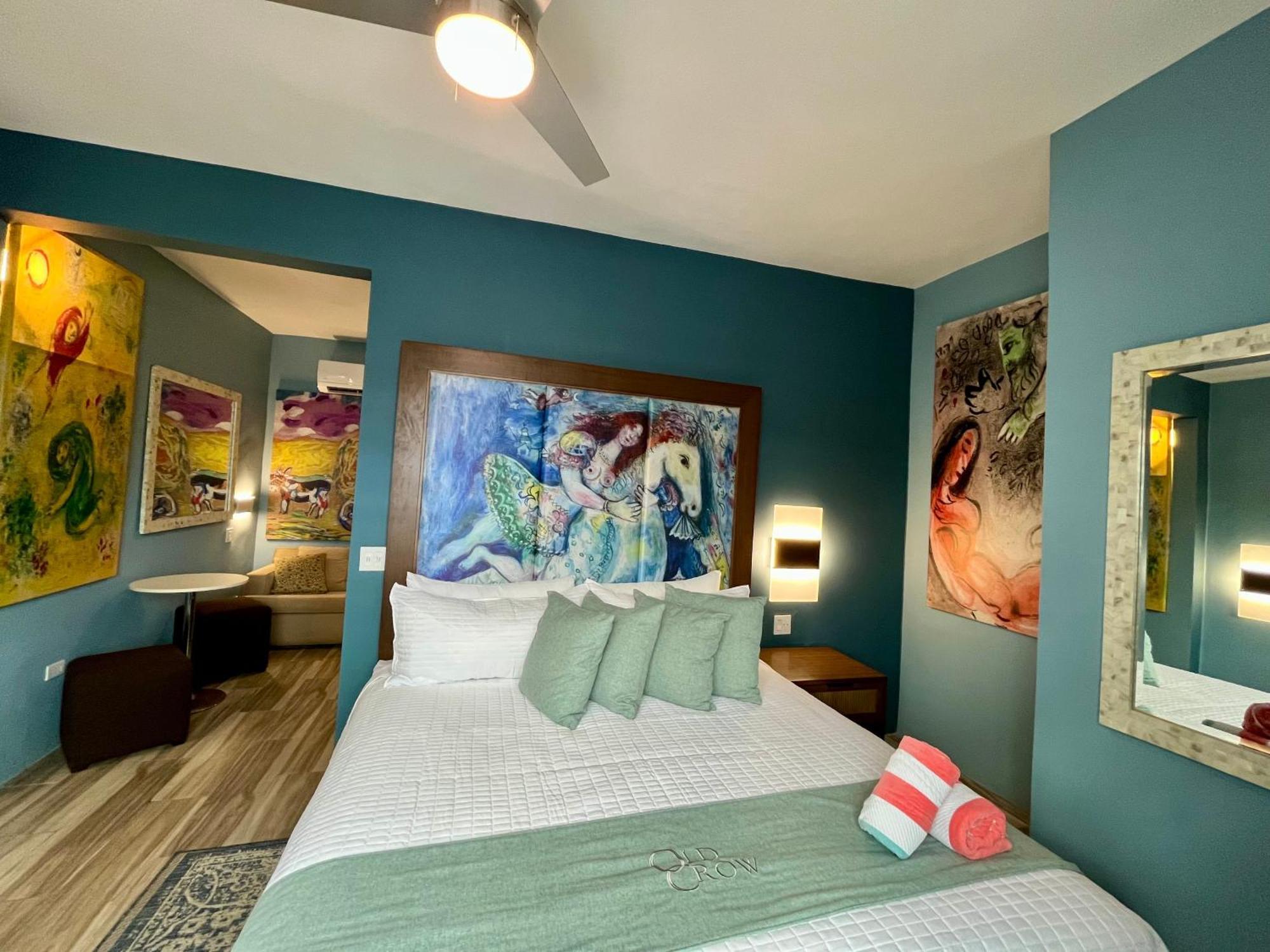 Old Crow Hotel And Suites Βιέκες Εξωτερικό φωτογραφία